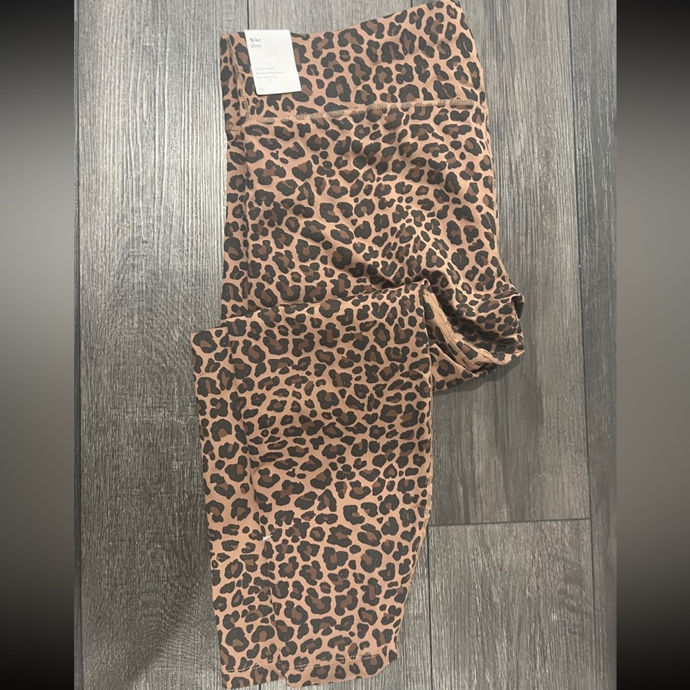 ☆Nike One☆ Plus Size Animal Print leggings